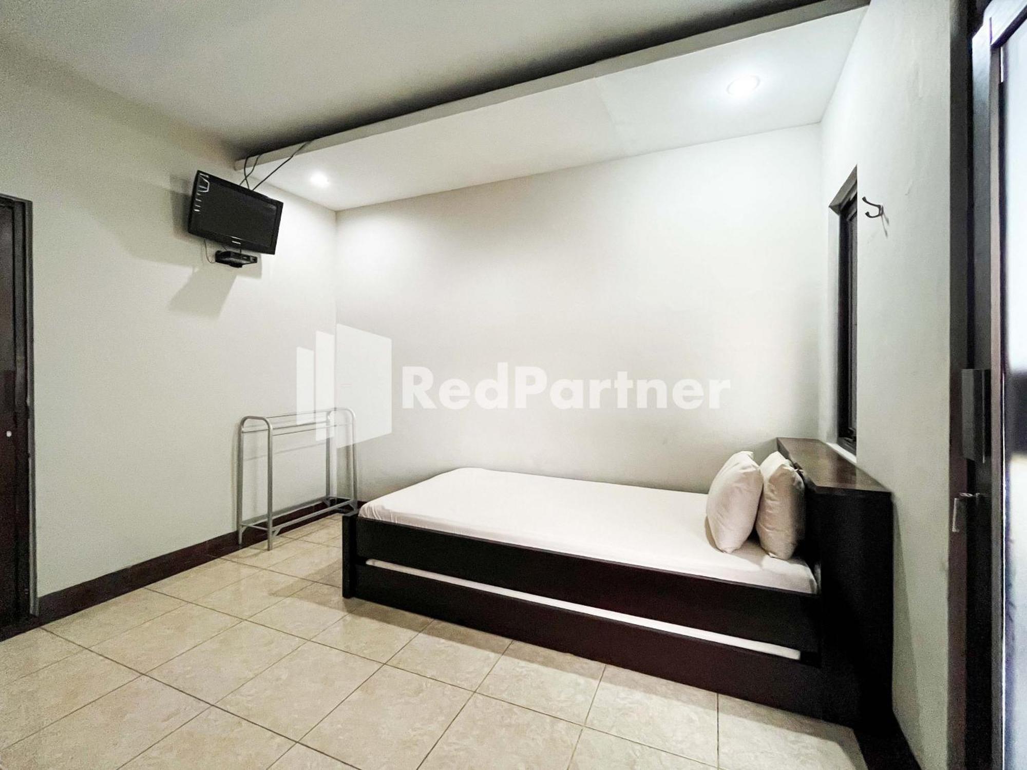 Griya Borobudur Malang Syariah Redpartner Blimbing エクステリア 写真