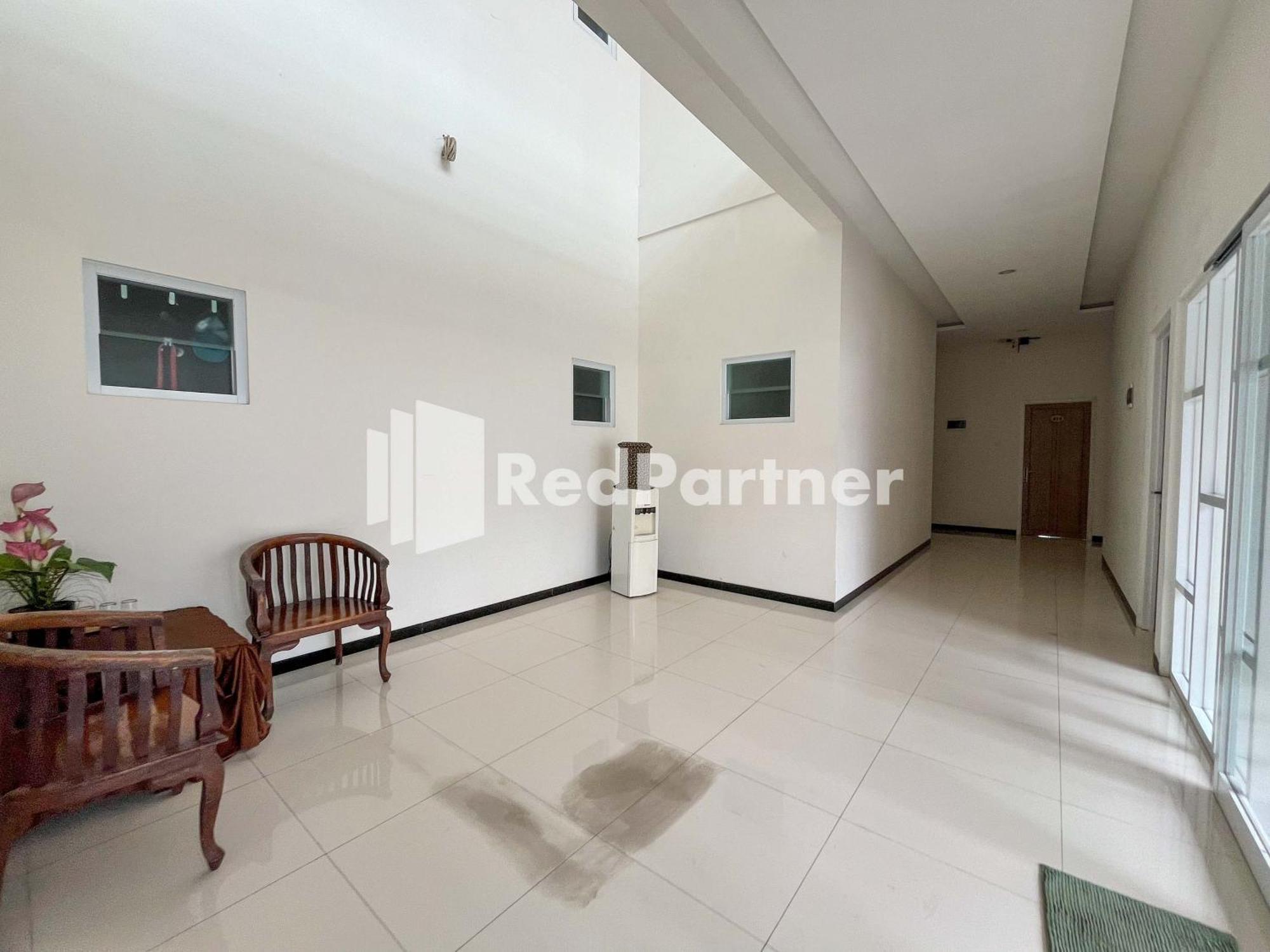 Griya Borobudur Malang Syariah Redpartner Blimbing エクステリア 写真