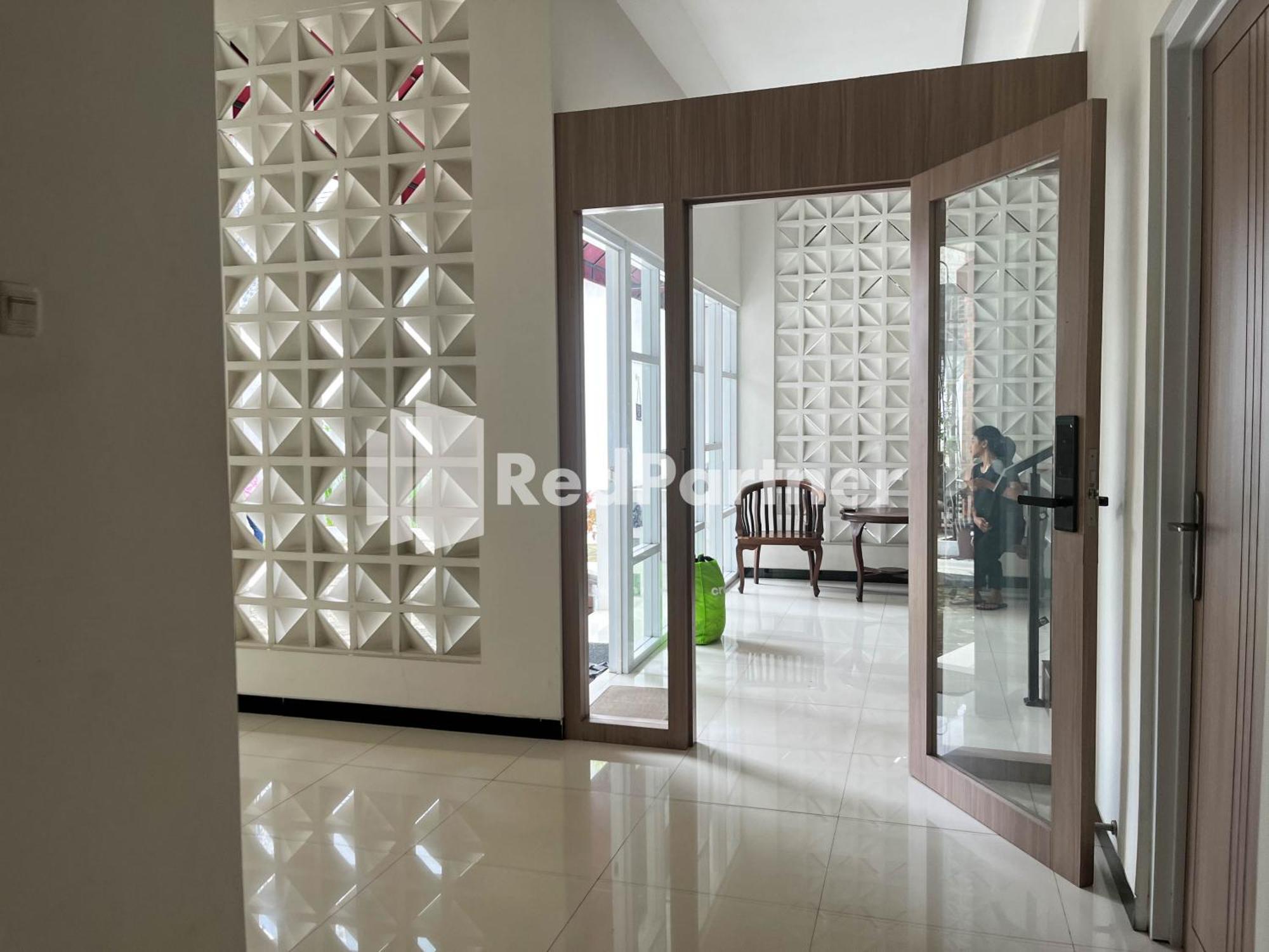 Griya Borobudur Malang Syariah Redpartner Blimbing エクステリア 写真