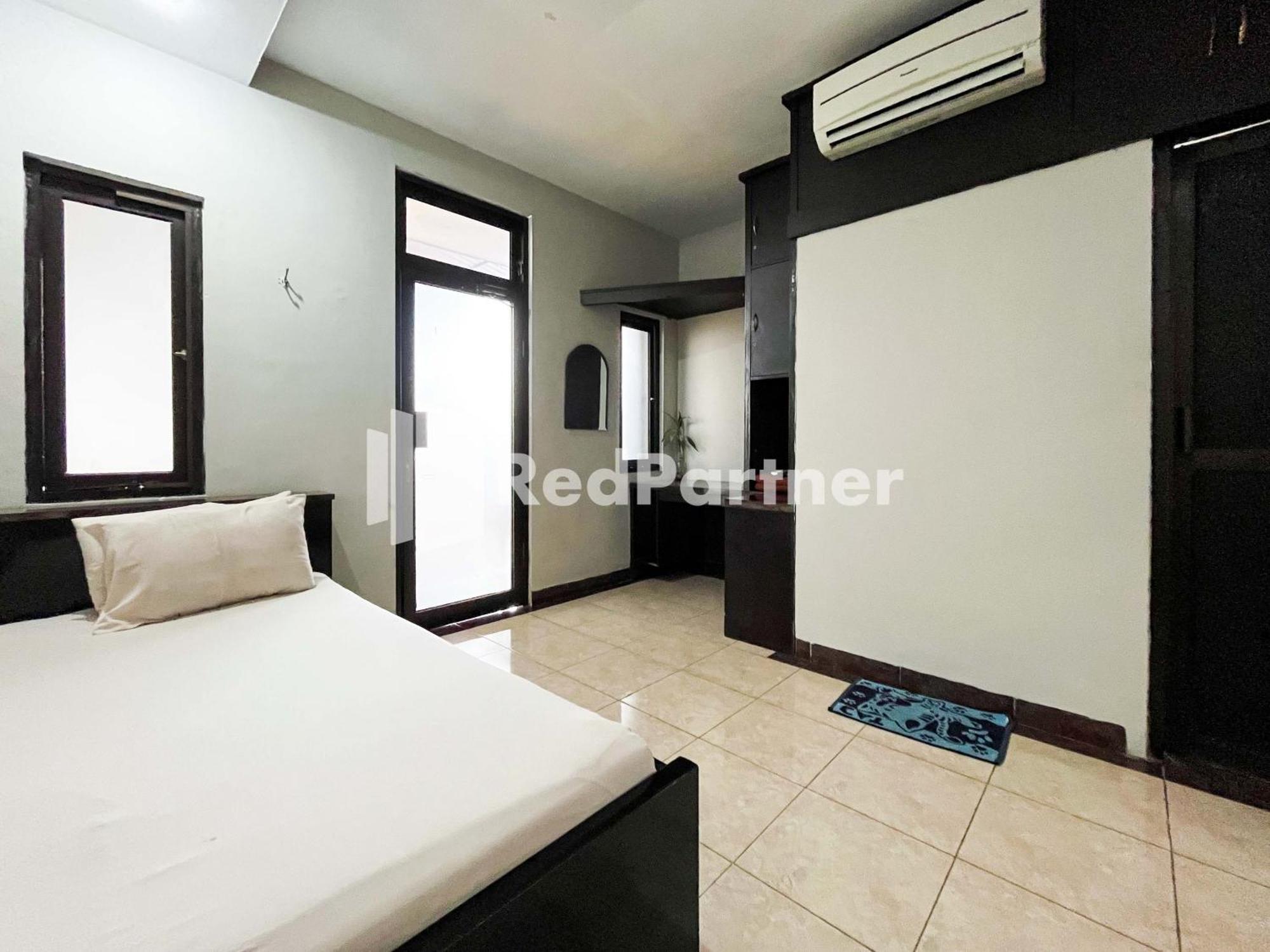 Griya Borobudur Malang Syariah Redpartner Blimbing エクステリア 写真